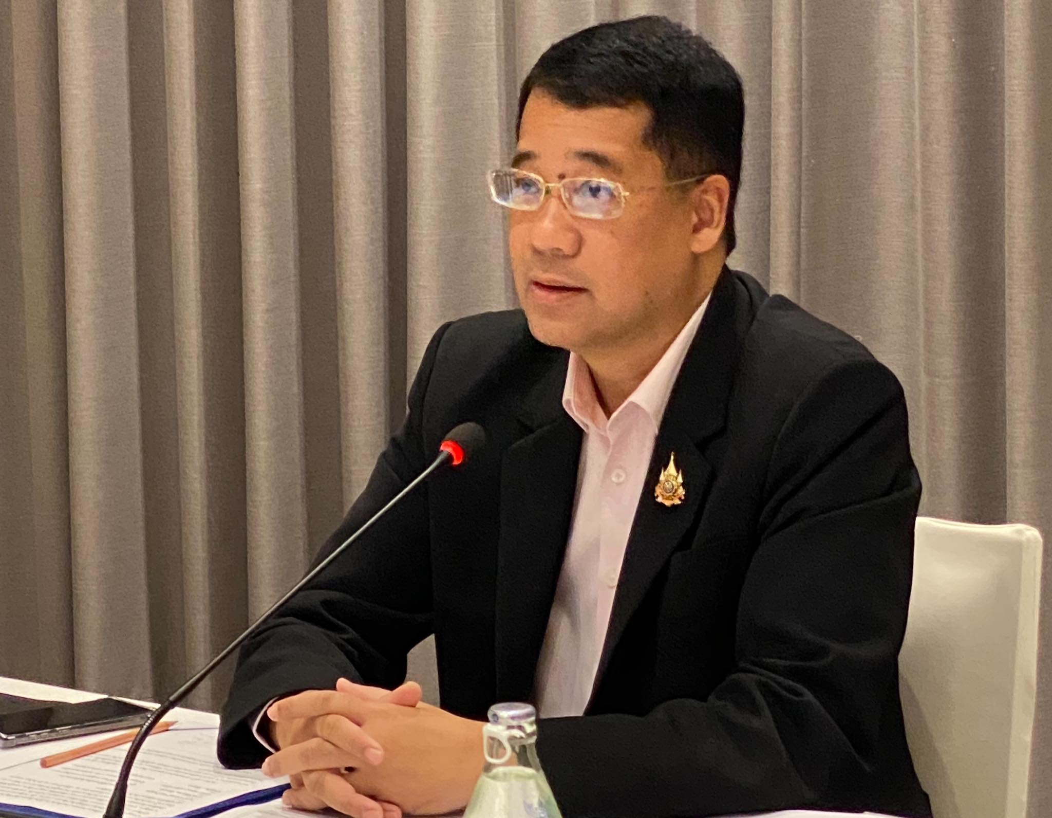 รองเลขาธิการ มกอช. เป็นประธานในพิธีเปิดการสัมมนาระดมความเห็นต่อร่างมาตรฐานสินค้าเกษตรเรื่อง การปฏิบัติที่ดีสาหรับศูนย์รวบรวมยางก้อนถ้วย ณ โรงแรมเซ็นทารา อ.เมือง จังหวัดอุบลราชธานี