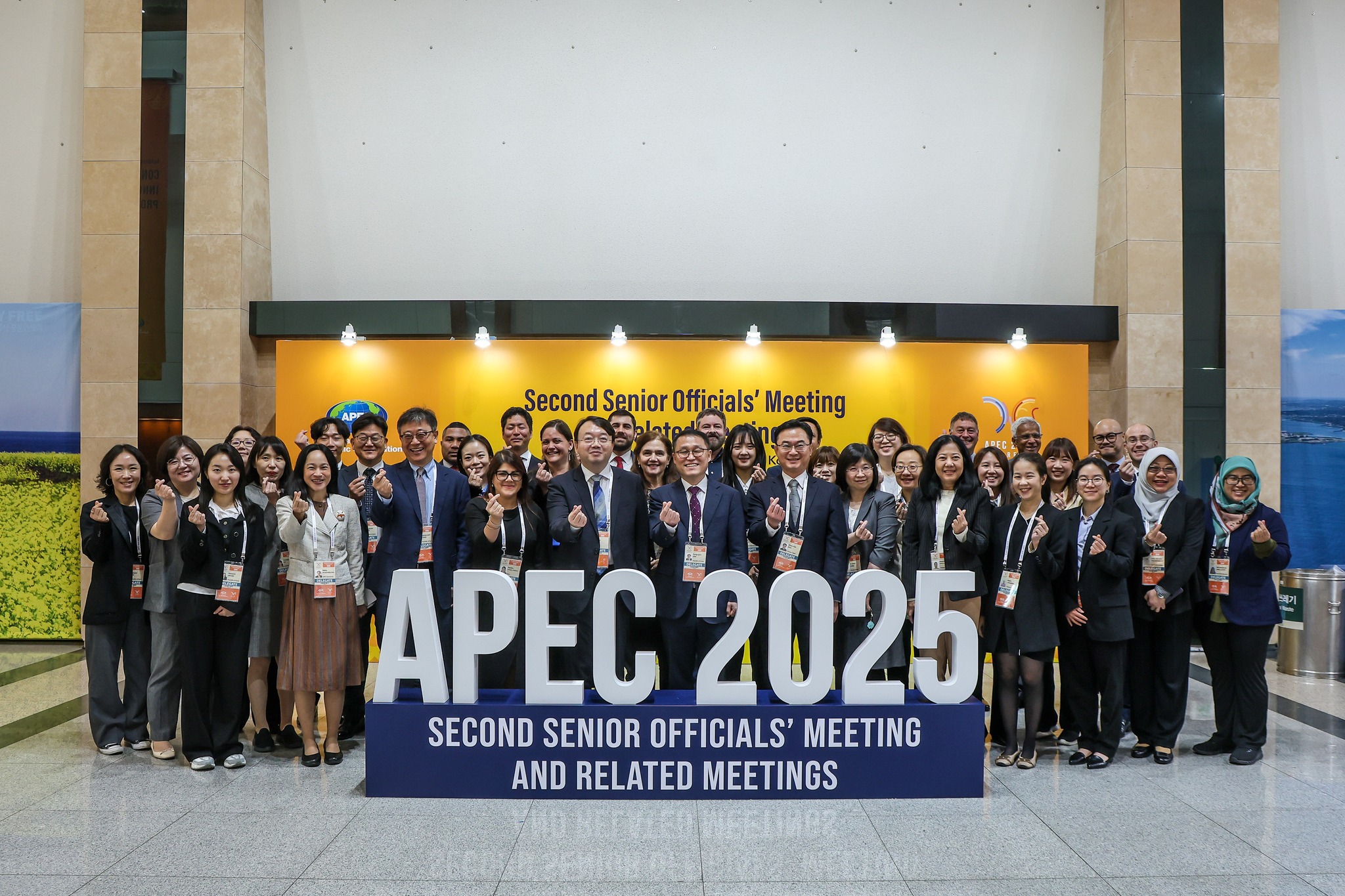 มกอช. เข้าร่วมการประชุม “ความร่วมมือด้านความปลอดภัยอาหาร ครั้งที่ 11 (Food Safety Cooperation Forum: FSCF)” และการประชุมอื่นๆ ที่เกี่ยวข้อง ในห้วงการประชุมเจ้าหน้าที่อาวุโสเอเปค ครั้งที่ 2/2568 (APEC Senior Officials’ Meeting: SOM2) ณ เมืองเชจู สาธารณรัฐเกาหลี