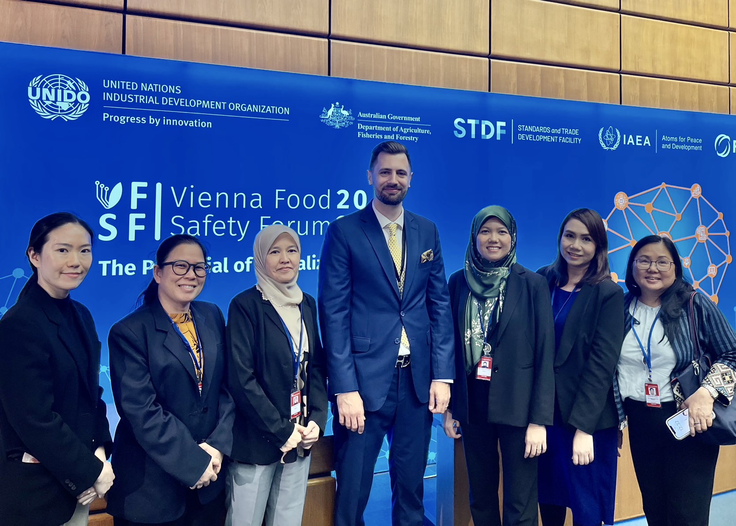 มกอช. เดินทางเข้าร่วมงาน Vienna Food Safety Forum 2025 และการประชุมที่เกี่ยวข้อง ซึ่งองค์การพัฒนาอุตสาหกรรมแห่งสหประชาชาติ (United Nations Industrial Development Organization; UNIDO) เป็นเจ้าภาพจัดขึ้นระหว่างวันที่ 9-12 มิถุนายน 2568 ณ กรุงเวียนนา สาธารณรัฐออสเตรีย