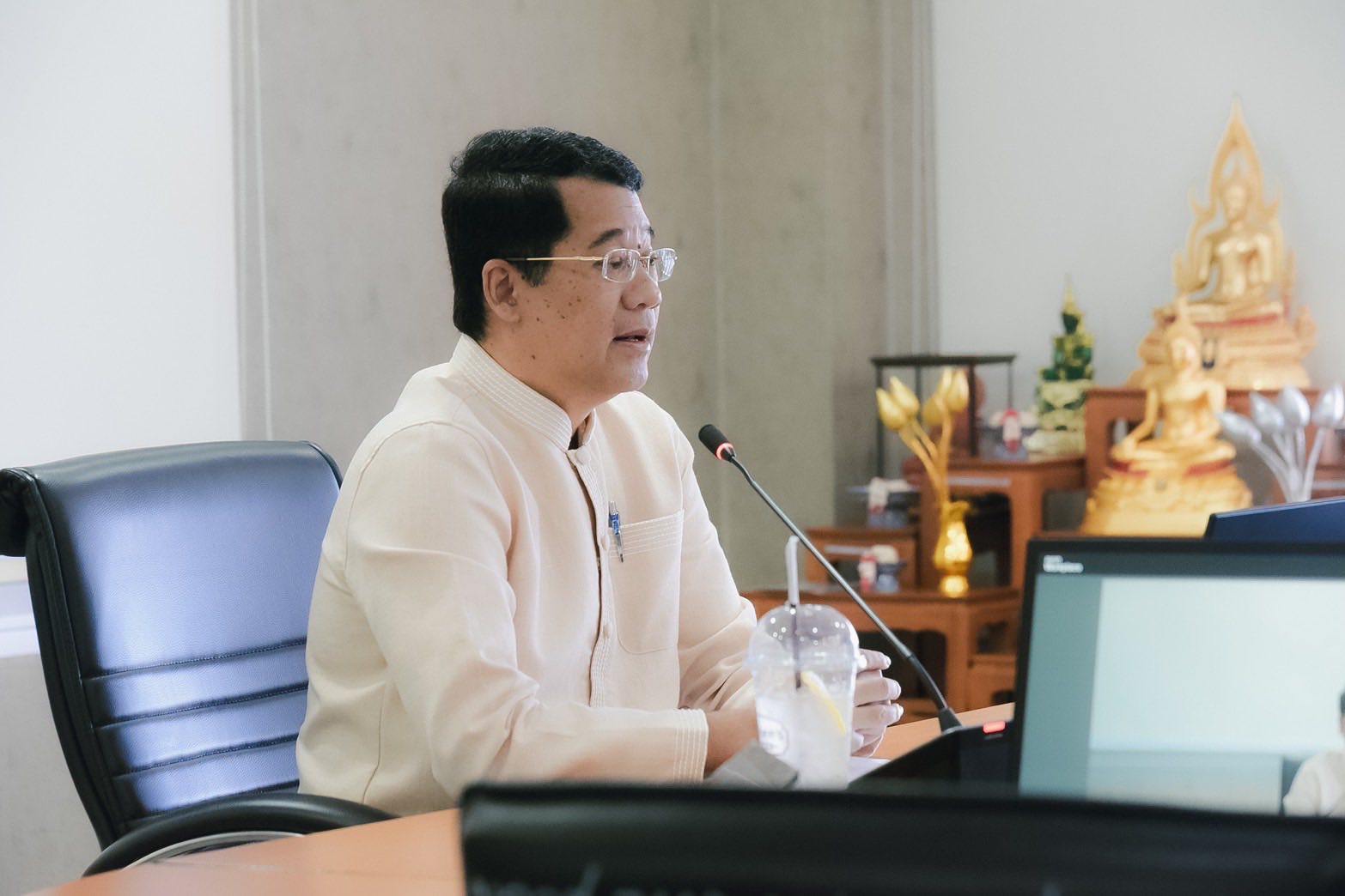 รองเลขาธิการ มกอช. เป็นประธานการประชุมหารือระบบตรวจสอบย้อนกลับตลอดห่วงโซ่การผลิต  ณ ห้องประชุม 351 มกอช.