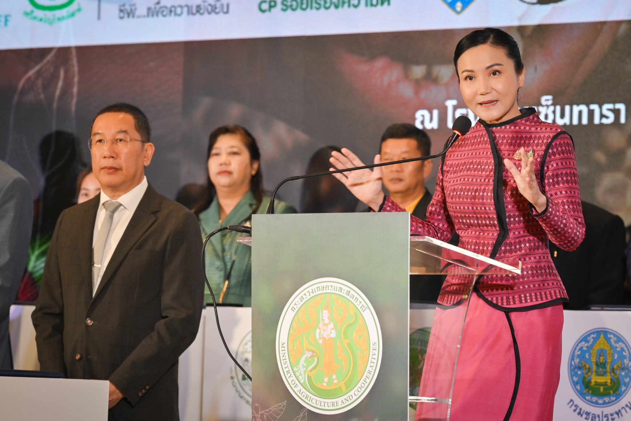 มกอช. เกษตรฯ ร่วมผนึกกำลังรัฐ-เอกชน ยกระดับกาแฟไทย ดันรายได้เกษตรกรอย่างยั่งยืน ในวันที่ 18 มิถุนายน 2568